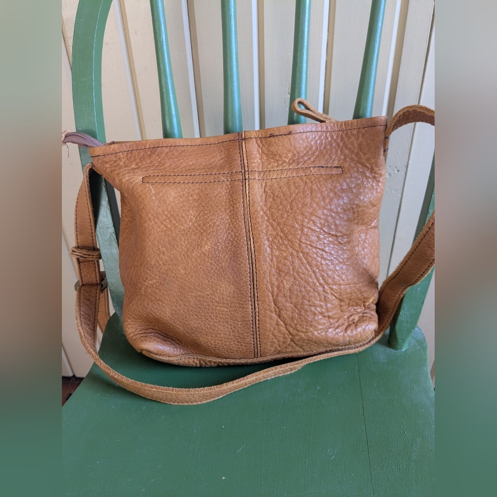 Duluth Trading Company Tan Leather Crossbody Bag - Picture 6 of 9